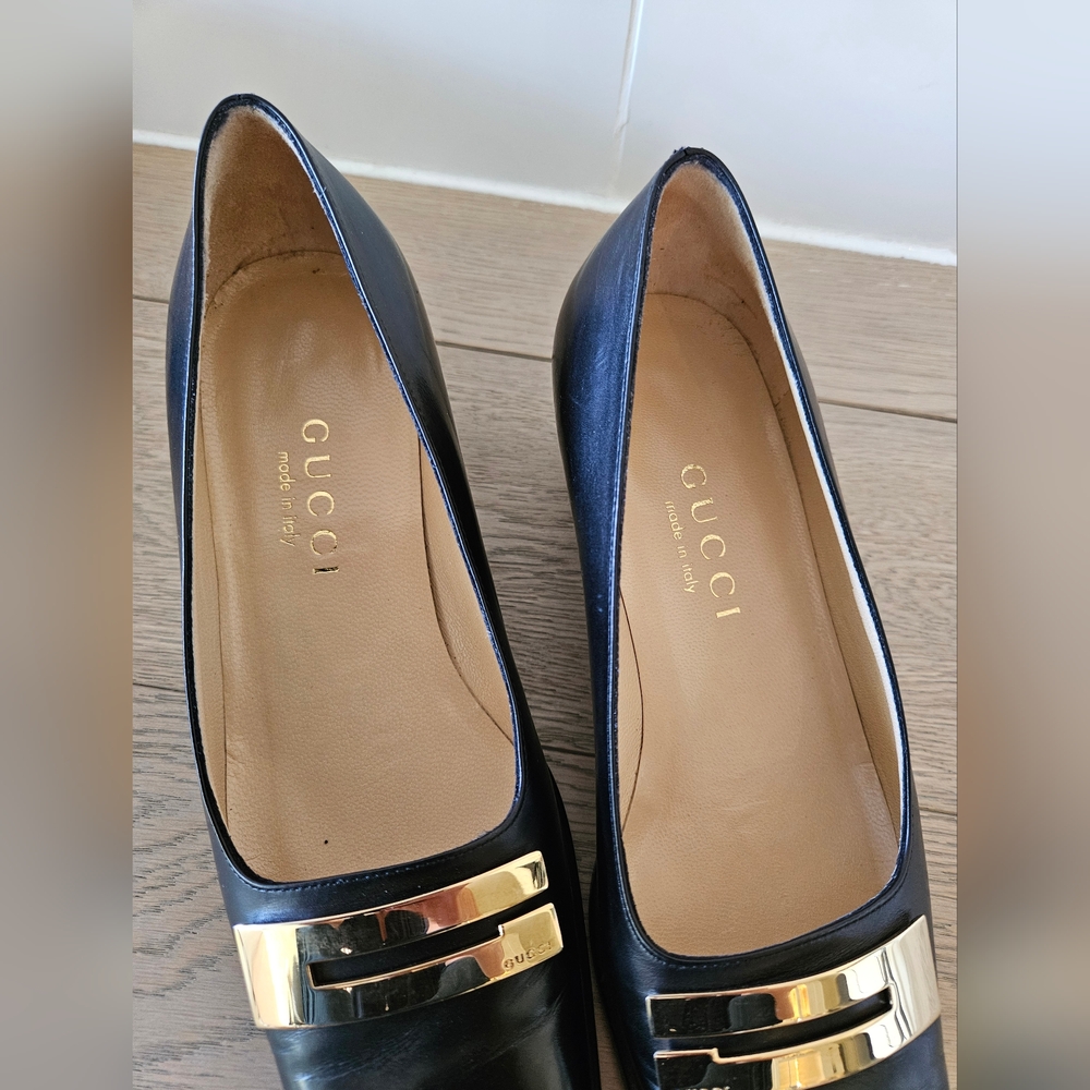 Gucci Black Leather Heels with Gold Accent Plaque - Picture 3 of 8